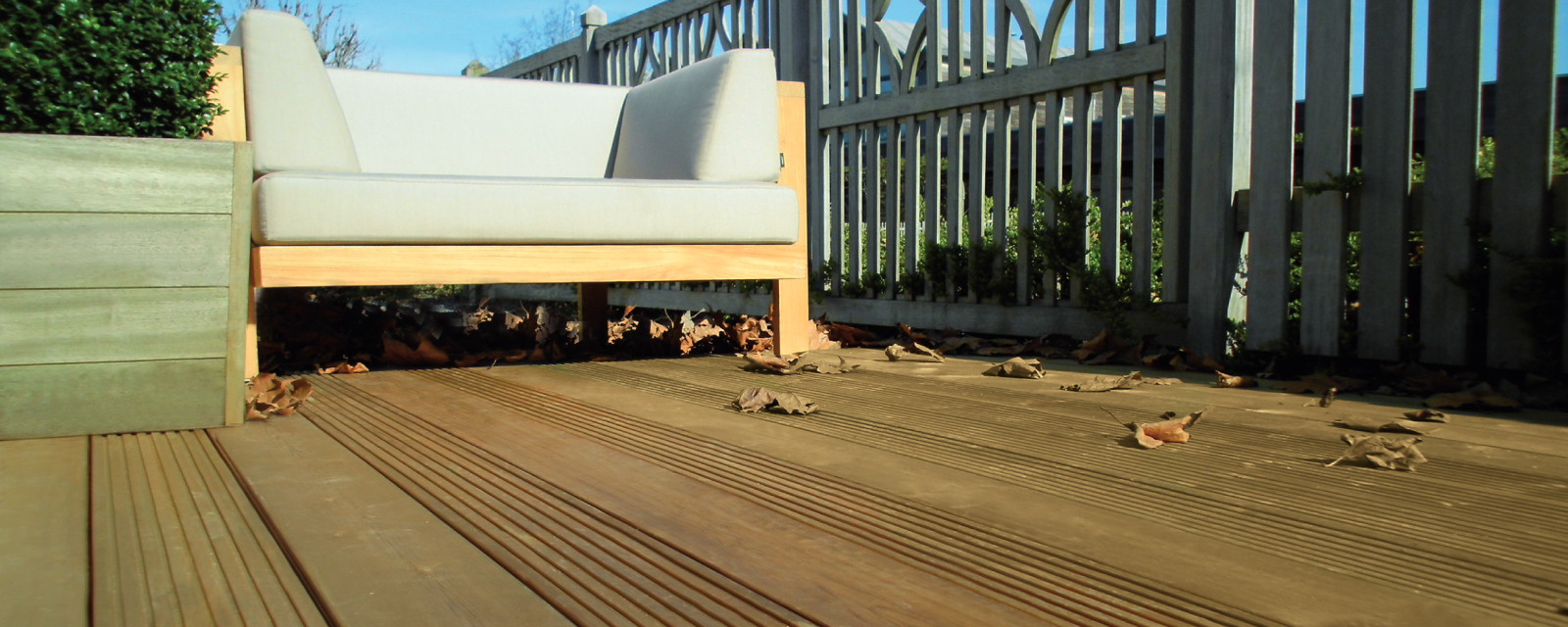 Lames de terrasse en bois résineux