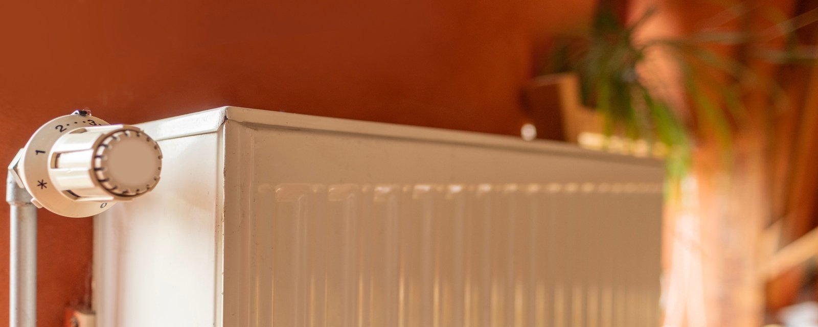 radiateur fixé sur du placo