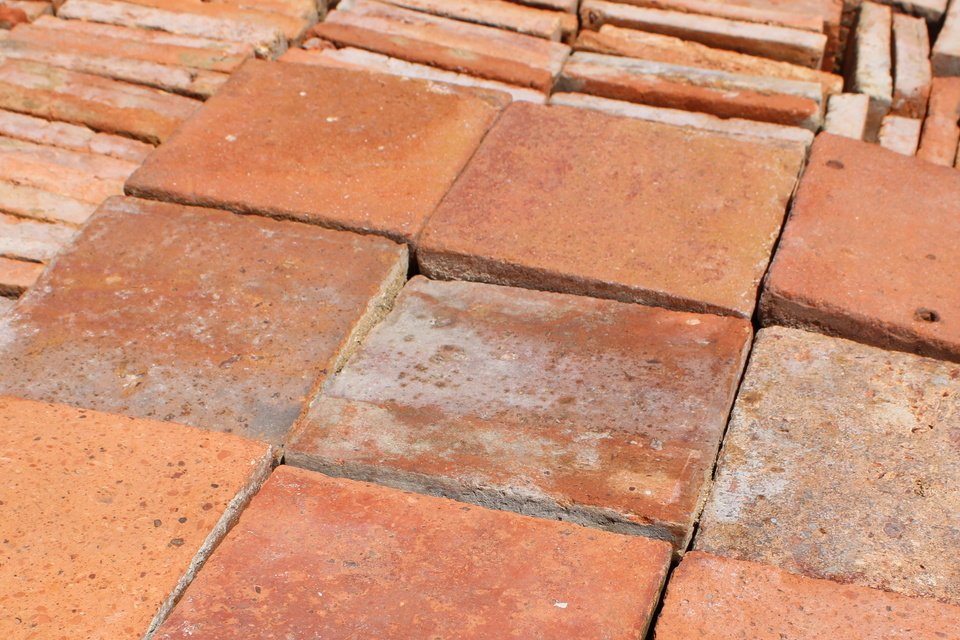 briques pavés et parpaings