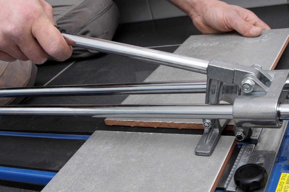 outils de découpe carrelage