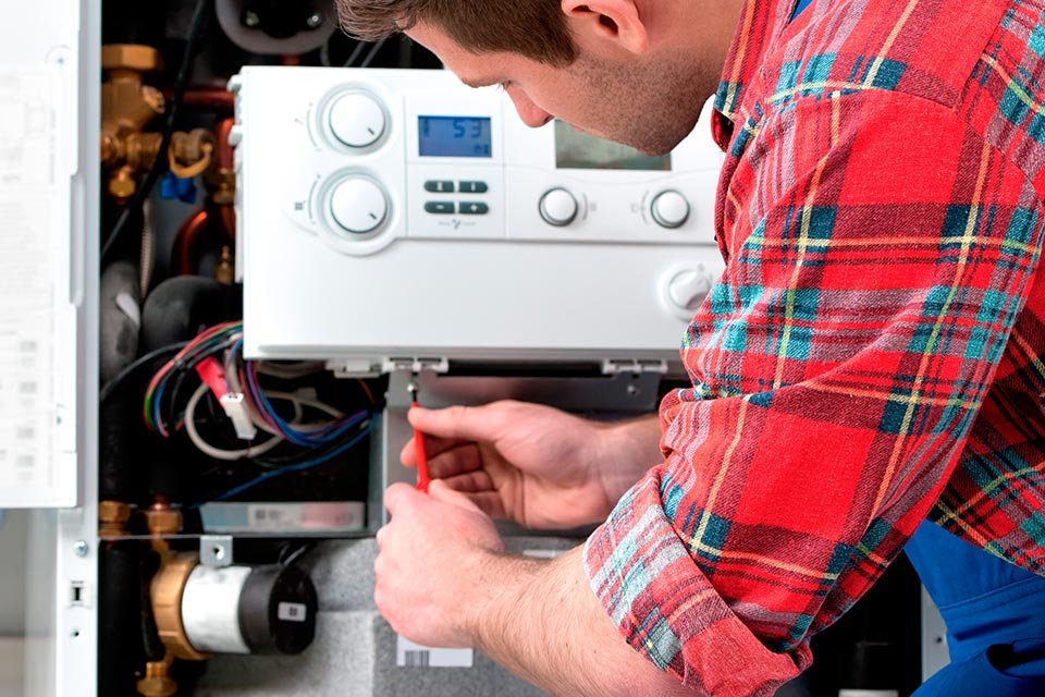 Artisan spécialiste entretien chaudière