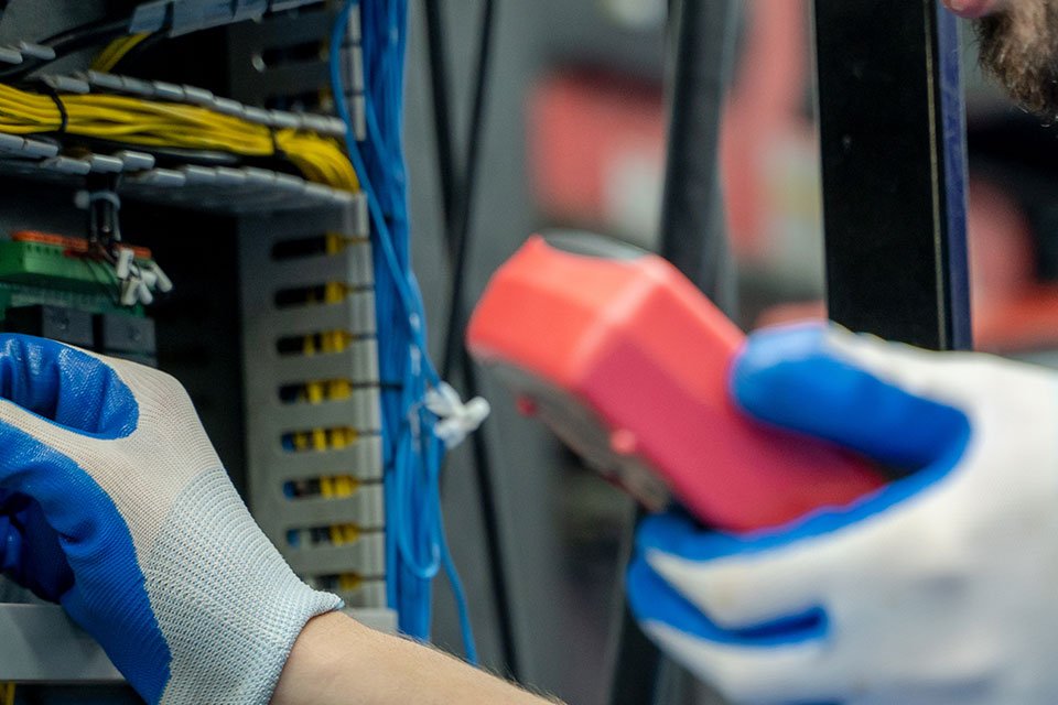 onduleurs et régulateurs de tension