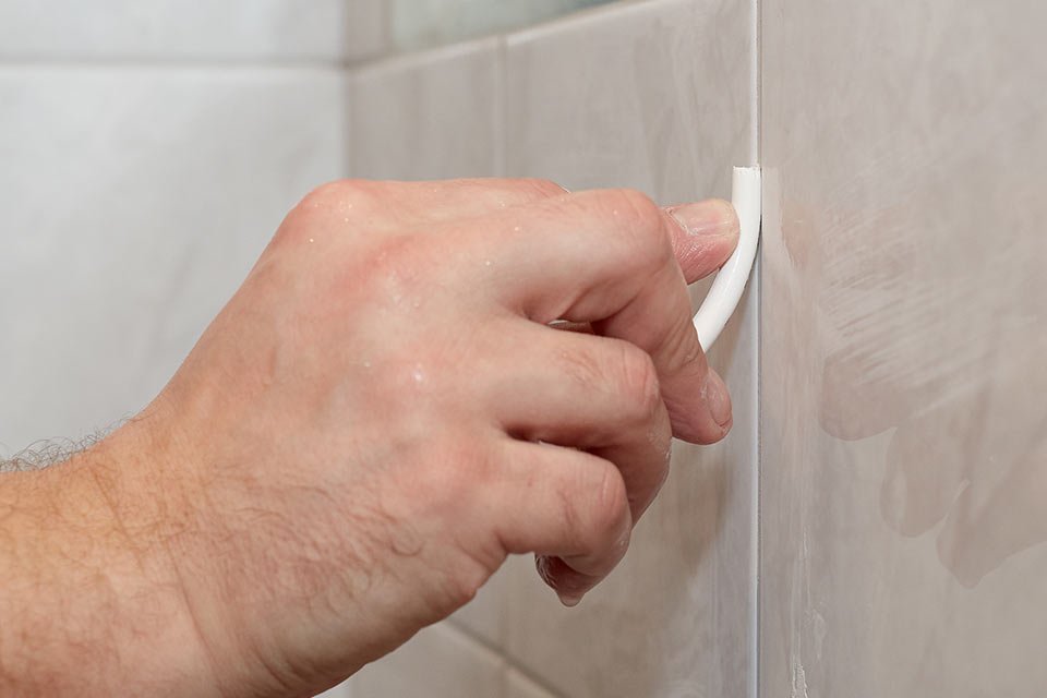 Nettoyez les joints de votre carrelage