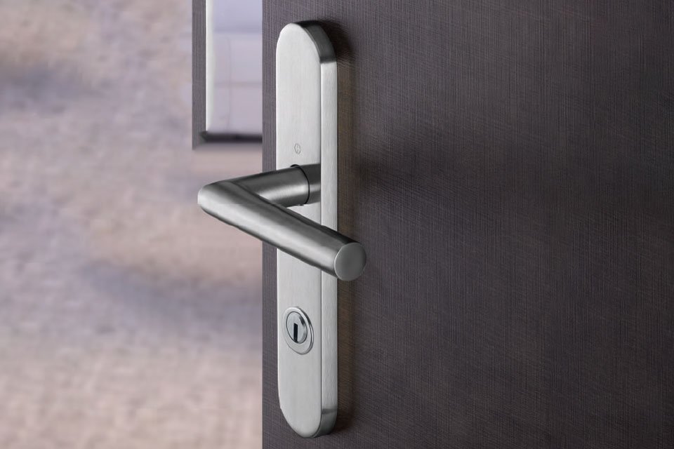 Poignée de porte clipsable