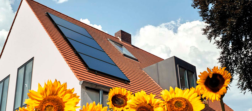 Panneau solaire installé sur un toit